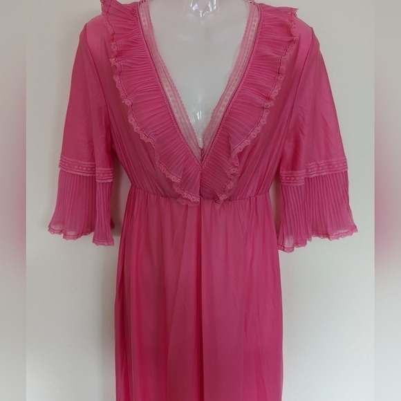 Vintage pink frilly nightgown dress small - Picture 4 of 11